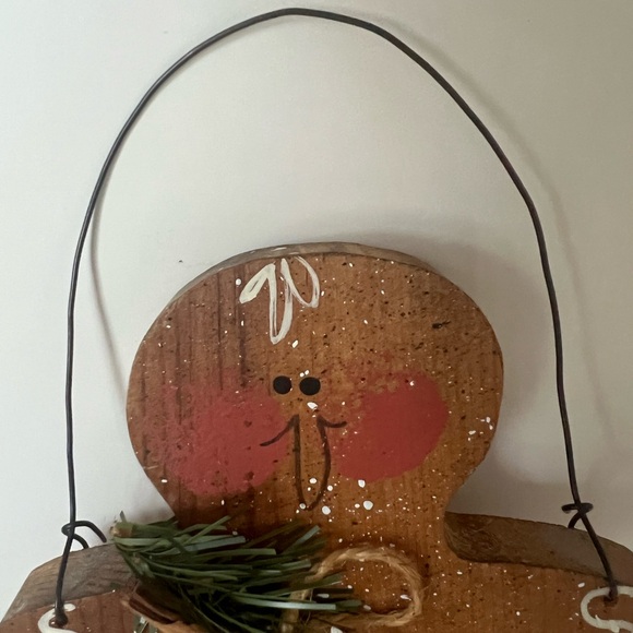 Vintage Wooden Hanging or Prop Up Gingerbread Man - Picture 9 of 9